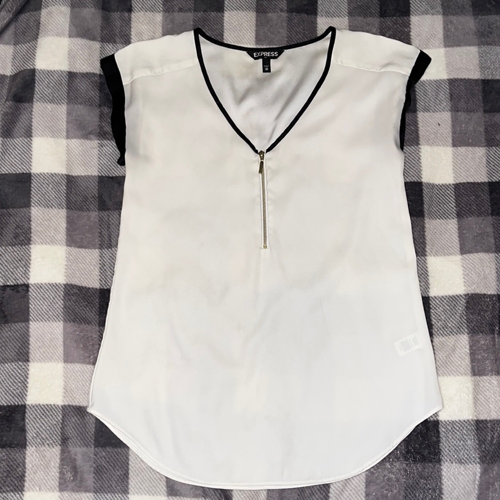 Short sleeve 1/4 zip top